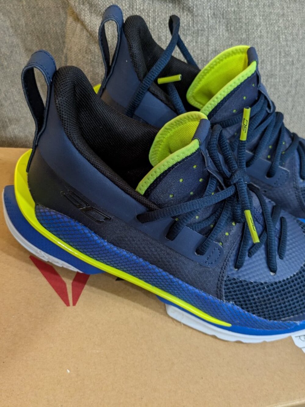 Under Armour Curry 7 Dub Nation (GS) Youth Size 6Y Multi Color Great Condition